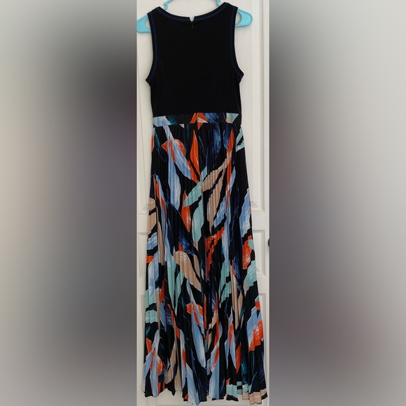 Vince Camuto Solid & Pleated Floral Chiffon Sleeveless Tank Style Maxi ZB2 - Picture 8 of 8